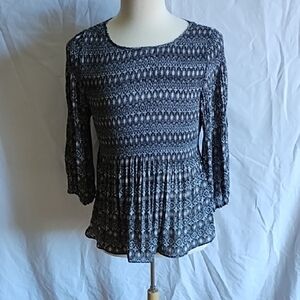 Floral & Ivy black and cream blouse size Xl Petite